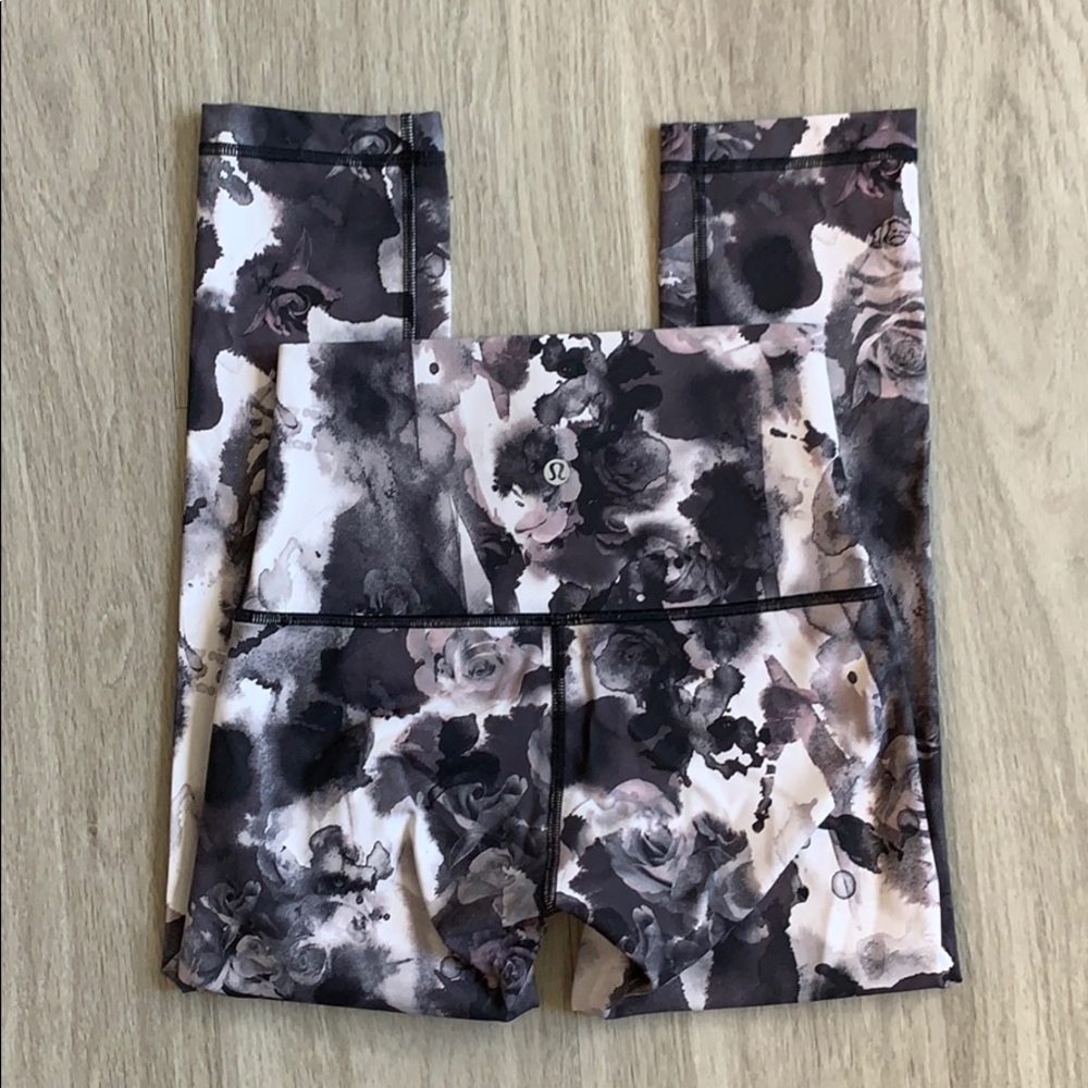 Lululemon Wunder Under Hi-Rise Luxtreme - Size 4